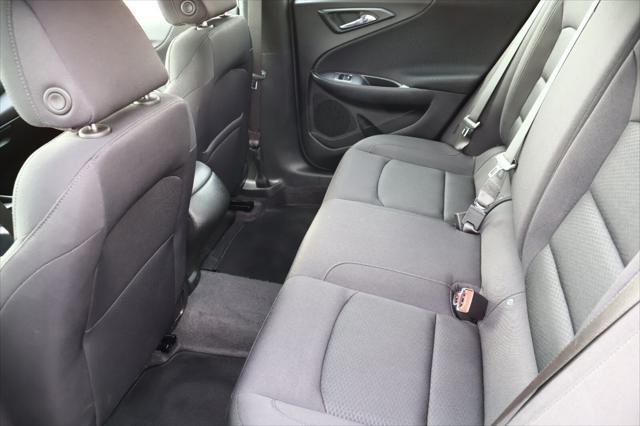 new 2025 Chevrolet Malibu car, priced at $25,204
