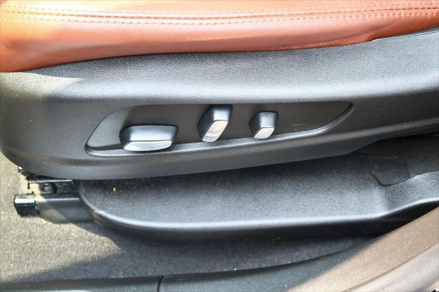 used 2023 Cadillac XT5 car, priced at $38,977
