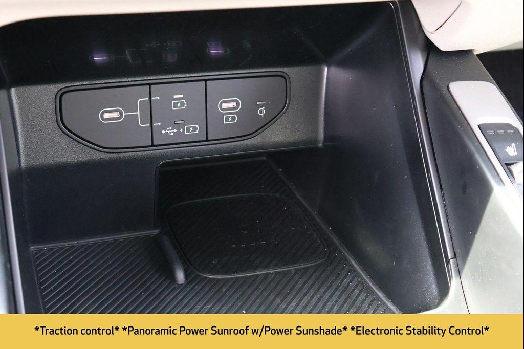 used 2025 Kia Sorento car, priced at $33,981