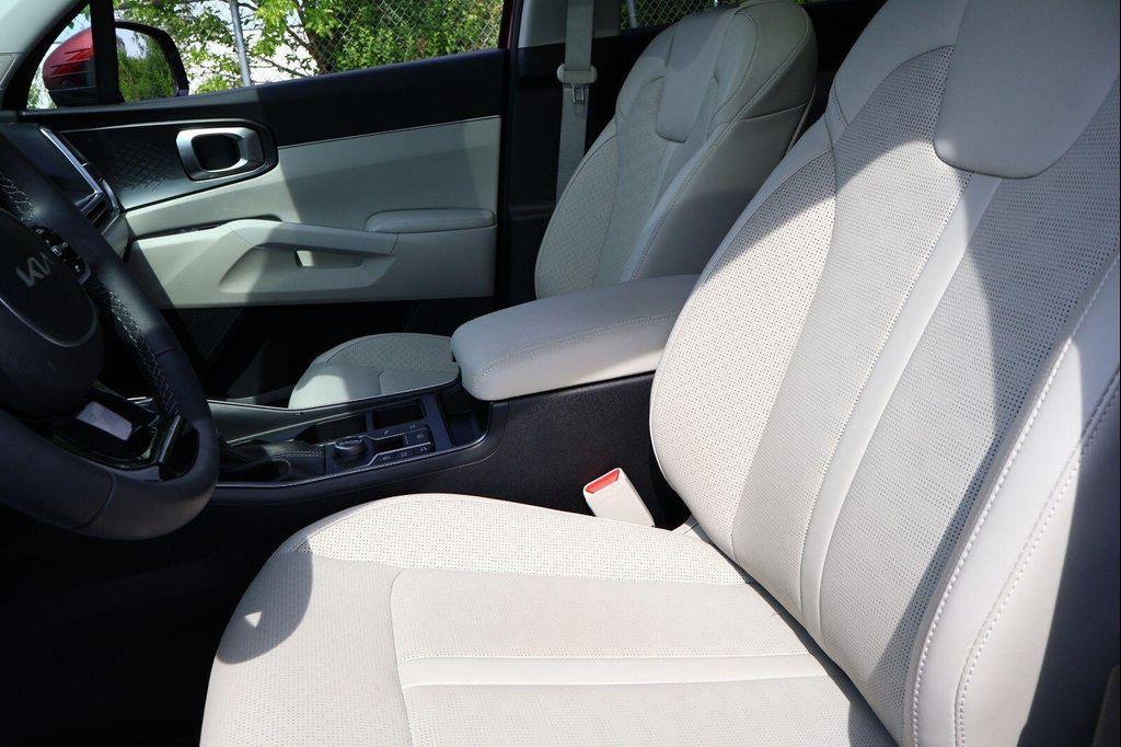 used 2025 Kia Sorento car, priced at $33,981