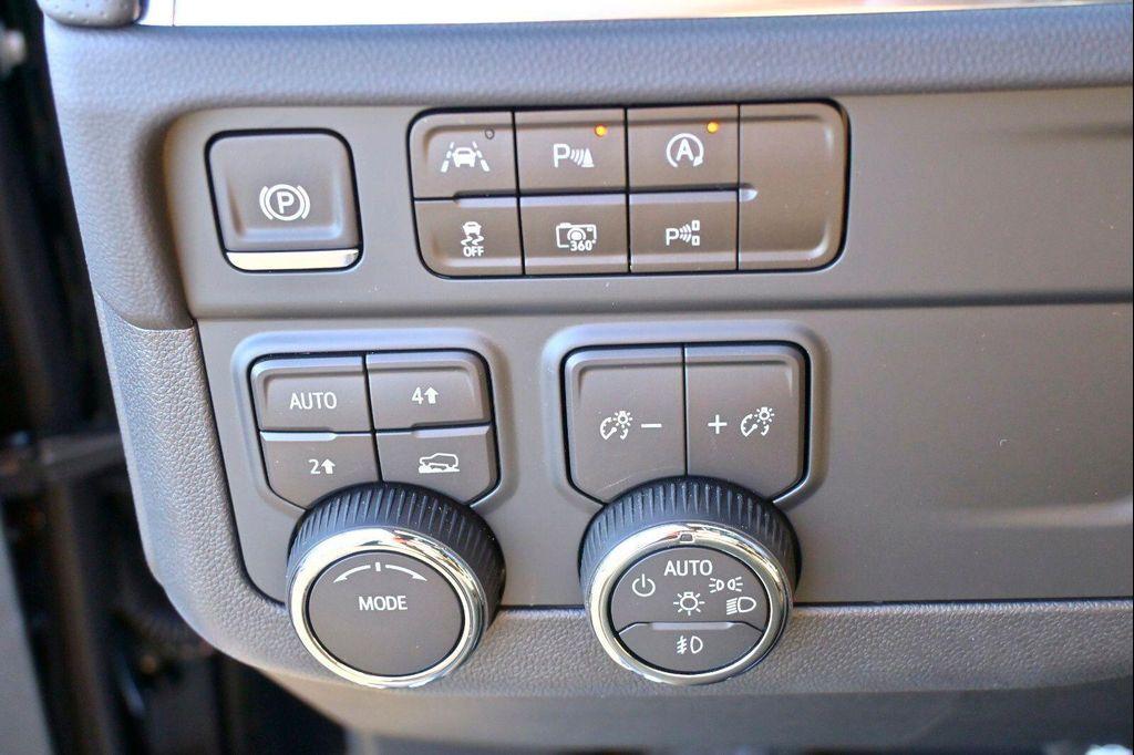 new 2025 Chevrolet Suburban car, priced at $82,460