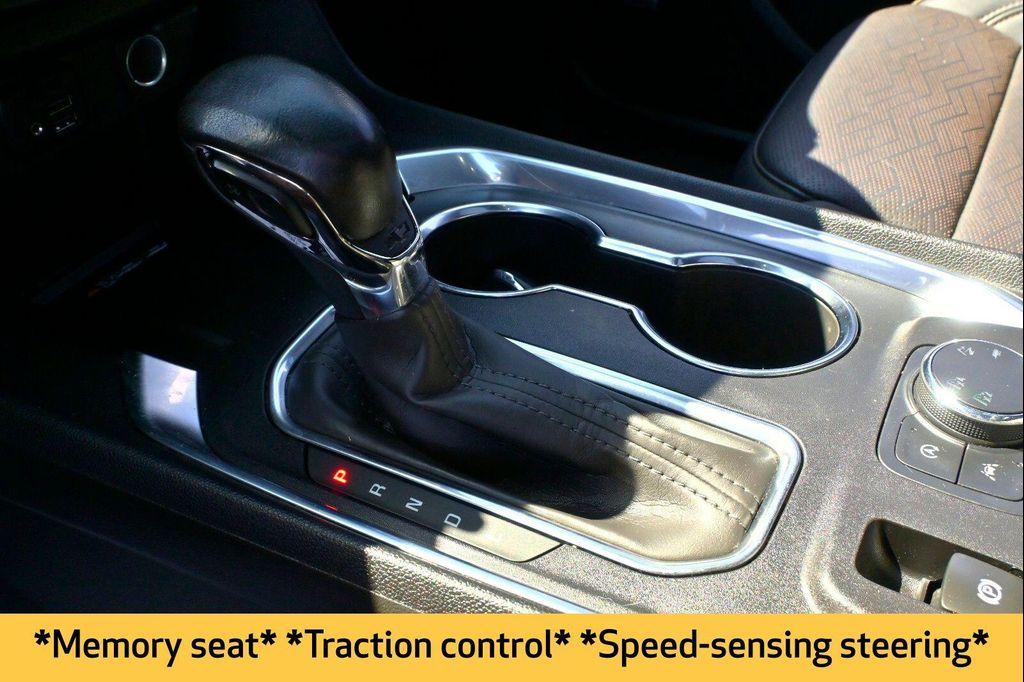 used 2022 Chevrolet Traverse car, priced at $30,779