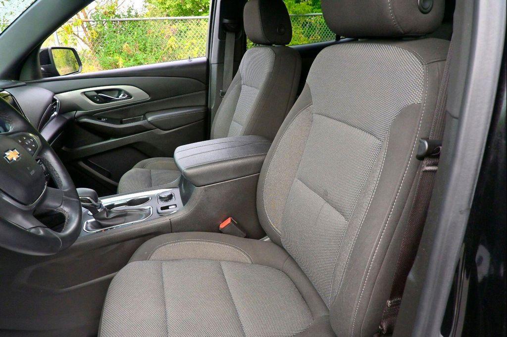 used 2023 Chevrolet Traverse car, priced at $29,997