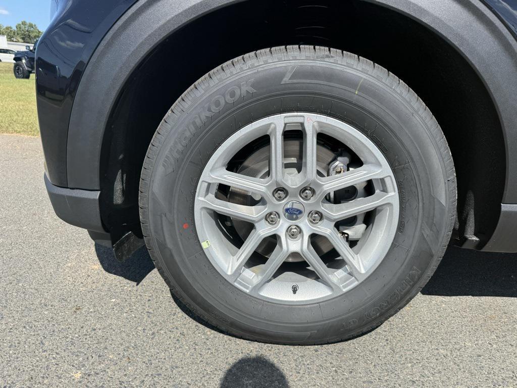 new 2025 Ford Explorer car, priced at $43,277