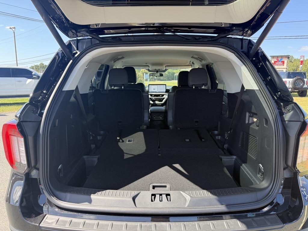 new 2025 Ford Explorer car, priced at $43,277