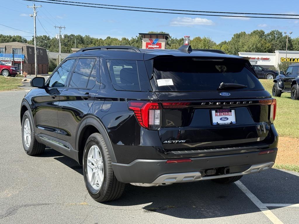 new 2025 Ford Explorer car, priced at $43,277