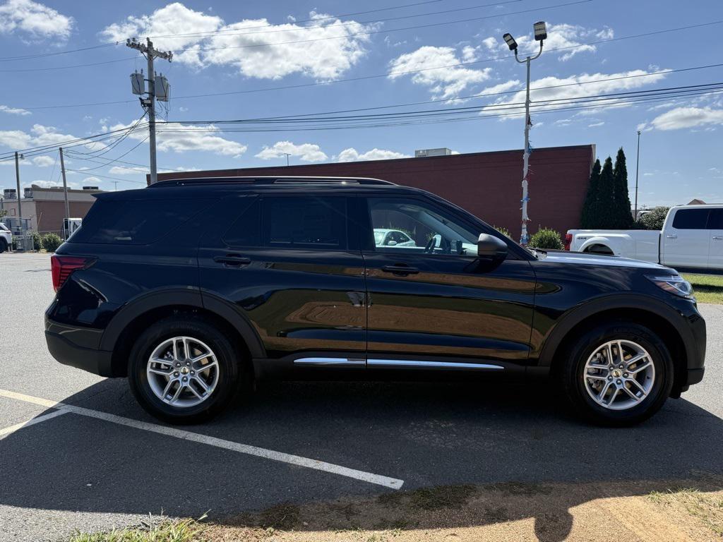 new 2025 Ford Explorer car, priced at $43,277
