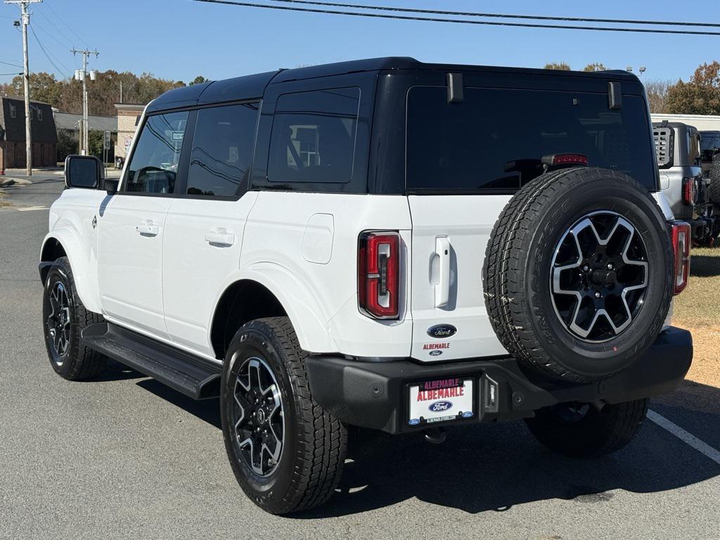 new 2025 Ford Bronco car, priced at $53,277