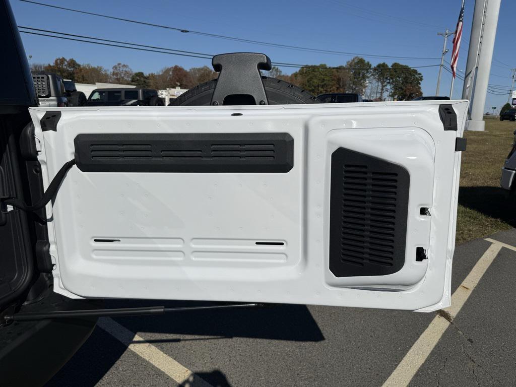 new 2025 Ford Bronco car, priced at $53,277