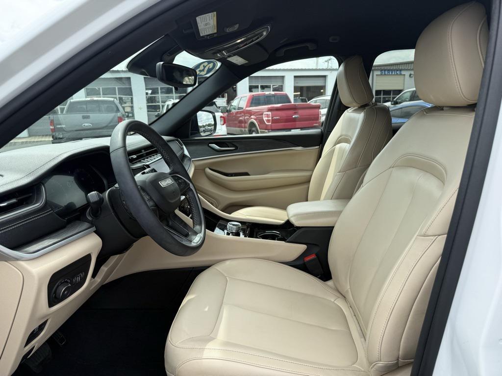 used 2023 Jeep Grand Cherokee car, priced at $29,277