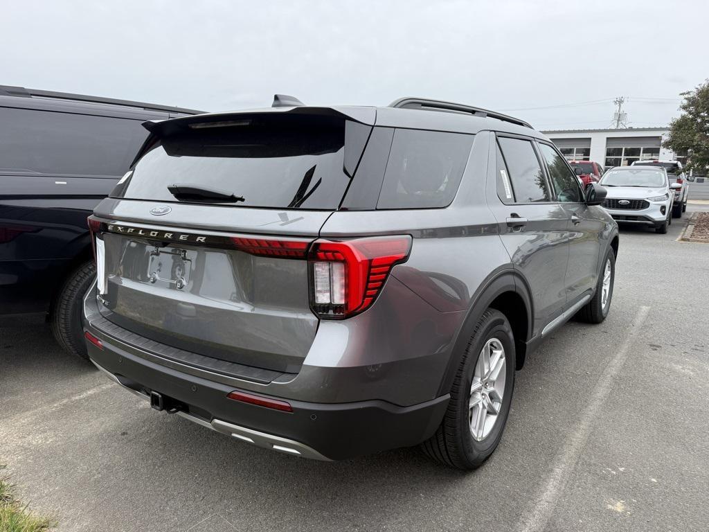 new 2025 Ford Explorer car
