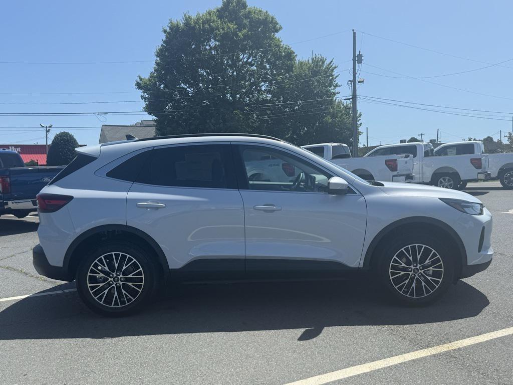 new 2025 Ford Escape PHEV car, priced at $39,277