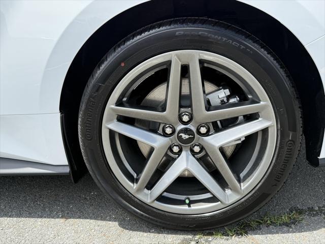 new 2025 Ford Mustang car