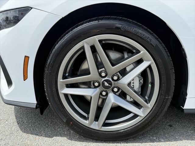 new 2025 Ford Mustang car
