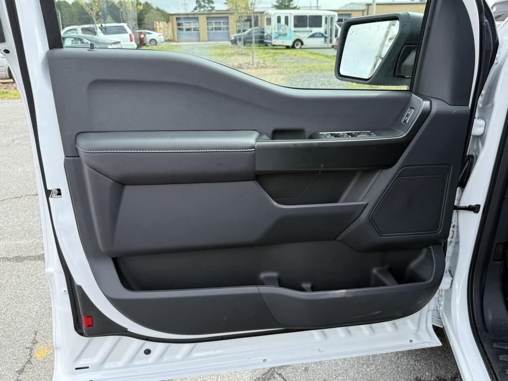 new 2025 Ford F-150 car, priced at $38,777
