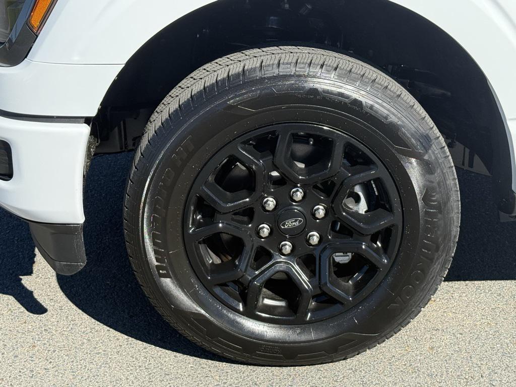 new 2025 Ford F-150 car, priced at $41,277