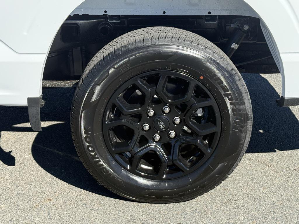 new 2025 Ford F-150 car, priced at $41,277