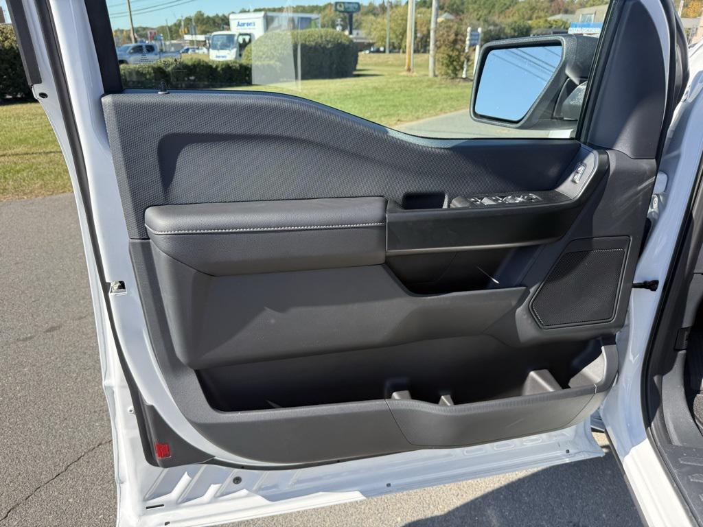 new 2025 Ford F-150 car, priced at $41,277