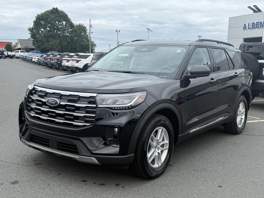 new 2025 Ford Explorer car, priced at $43,777