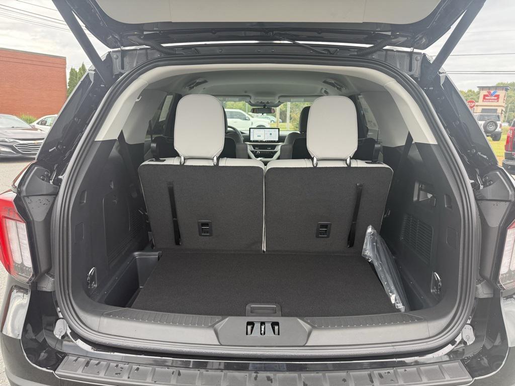 new 2025 Ford Explorer car, priced at $43,777