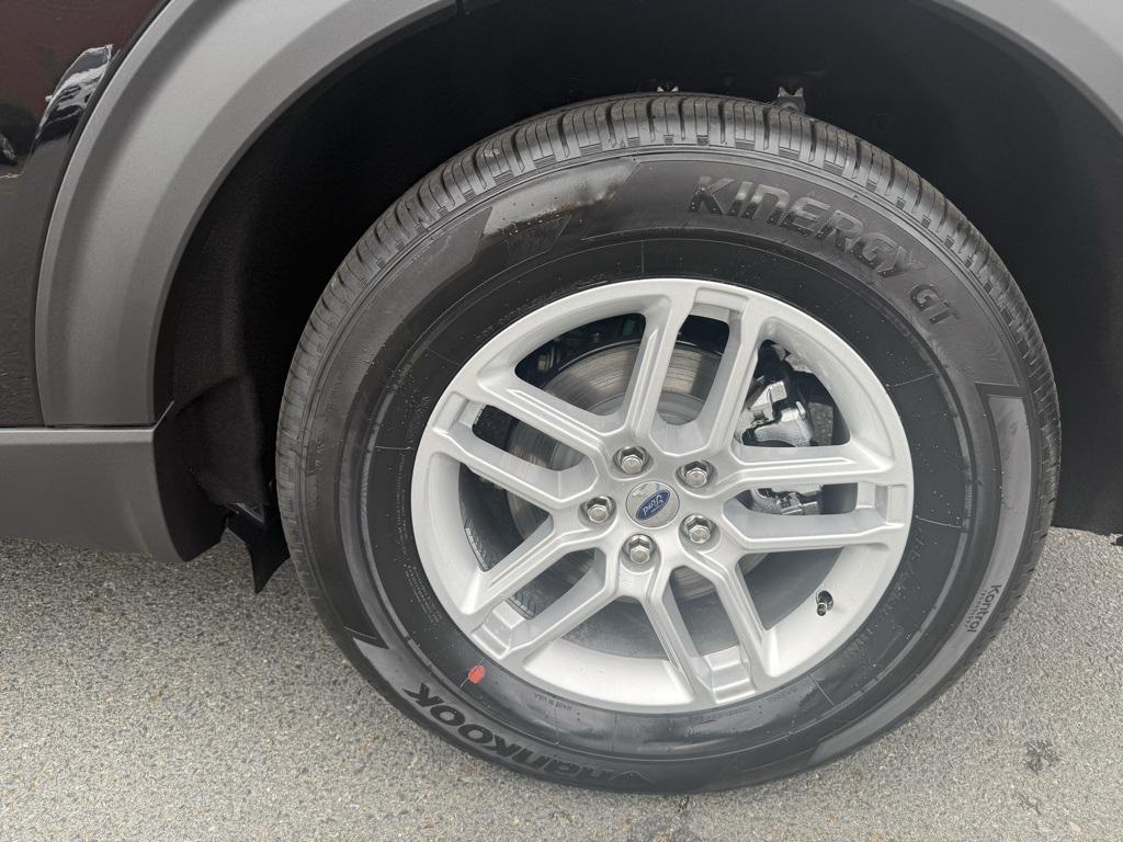 new 2025 Ford Explorer car, priced at $43,777