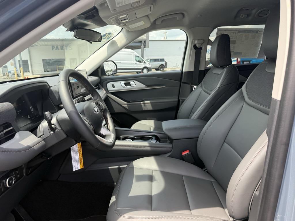 new 2025 Ford Explorer car, priced at $45,777