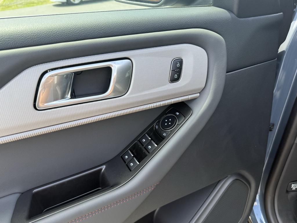 new 2025 Ford Explorer car, priced at $45,777