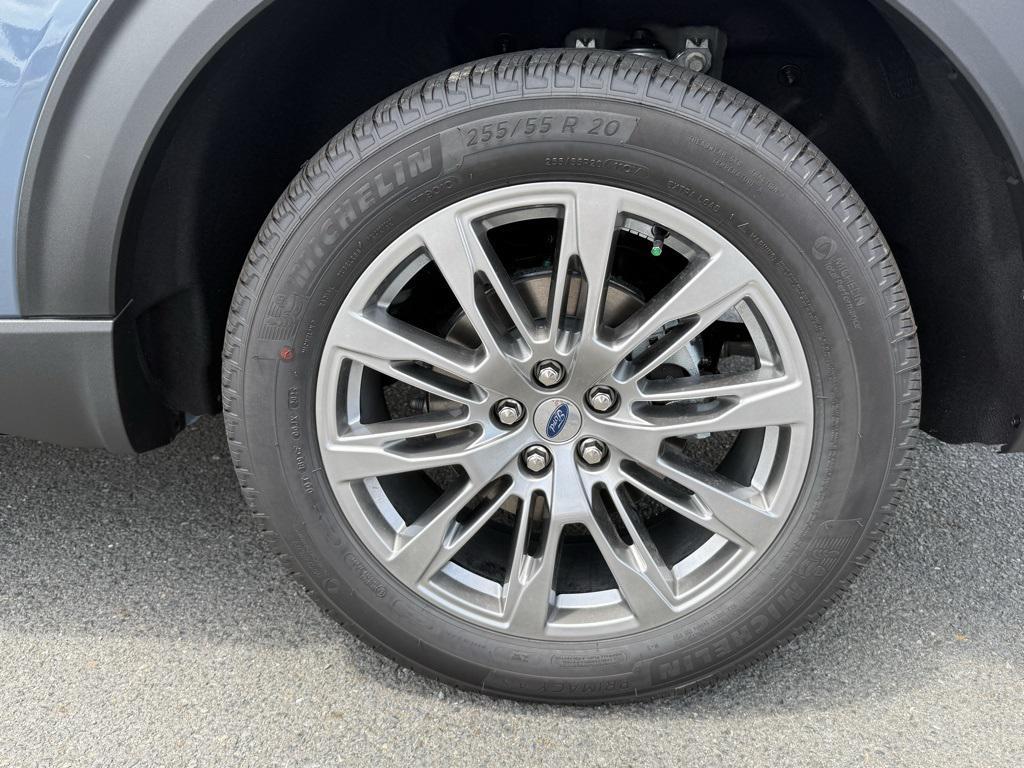 new 2025 Ford Explorer car, priced at $45,777