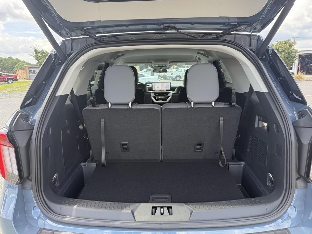 new 2025 Ford Explorer car, priced at $45,777