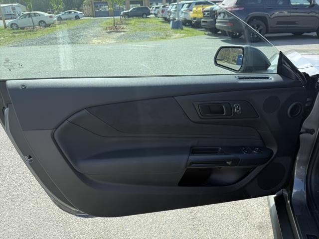 new 2025 Ford Mustang car