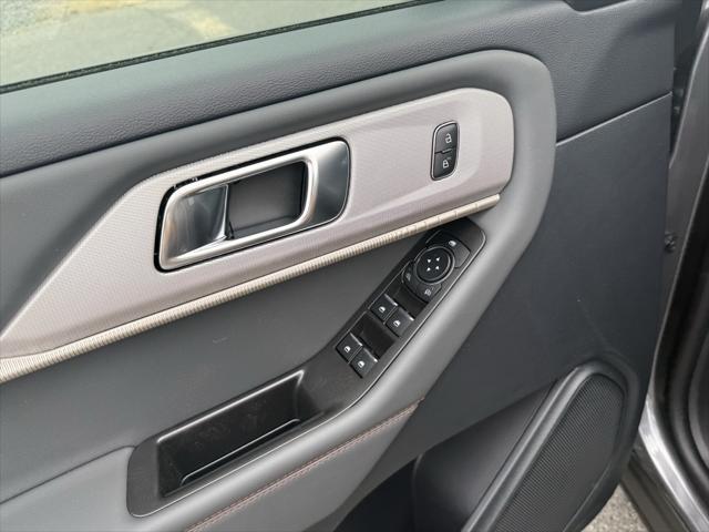 new 2025 Ford Explorer car