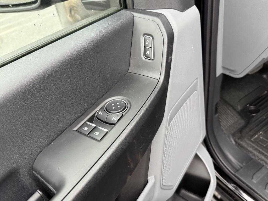 new 2025 Ford F-350 car, priced at $40,277