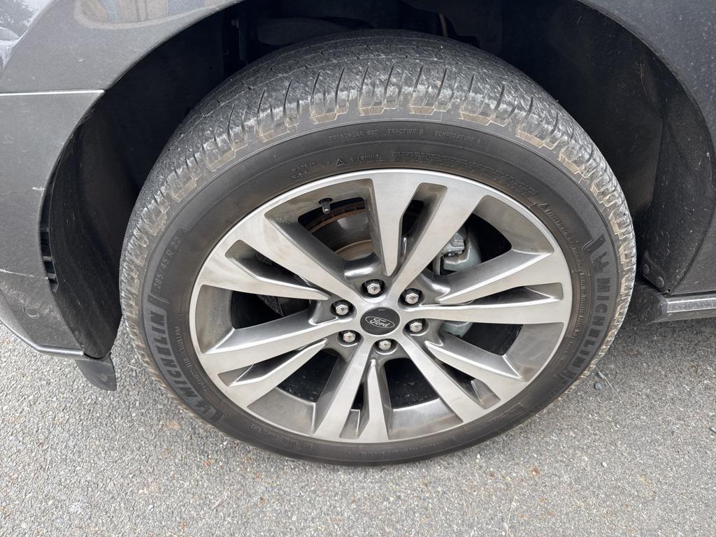 used 2021 Ford Expedition car, priced at $28,277