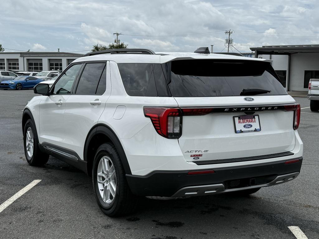 new 2025 Ford Explorer car, priced at $42,777