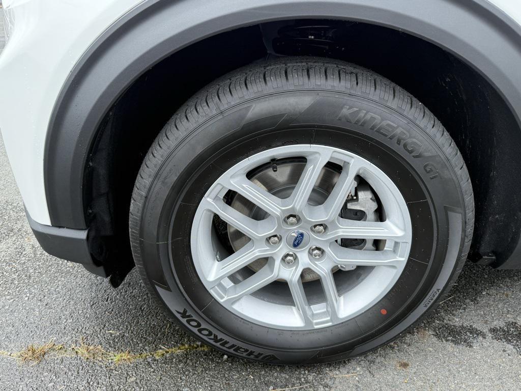 new 2025 Ford Explorer car, priced at $42,777