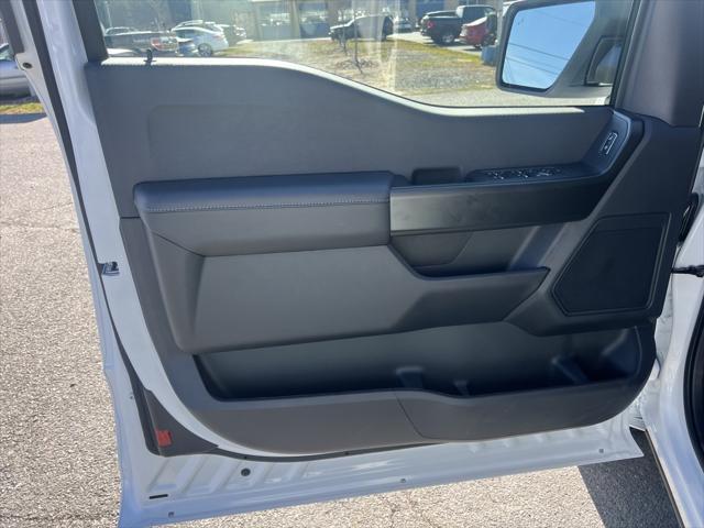new 2025 Ford F-150 car, priced at $39,277