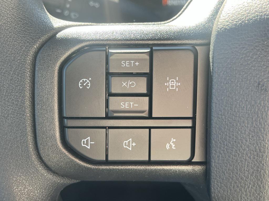new 2025 Ford F-150 car, priced at $39,277