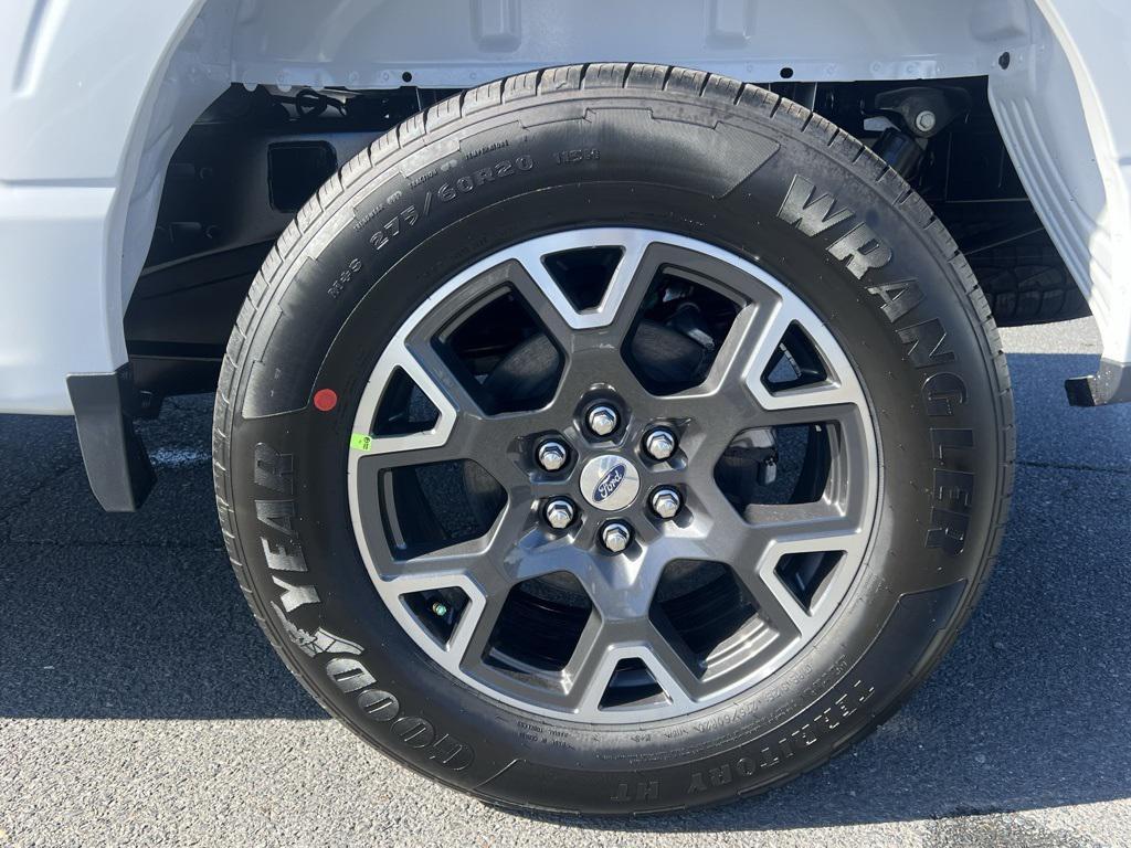 new 2025 Ford F-150 car, priced at $39,277