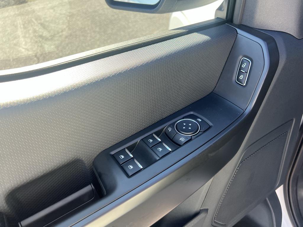 new 2025 Ford F-150 car, priced at $39,277