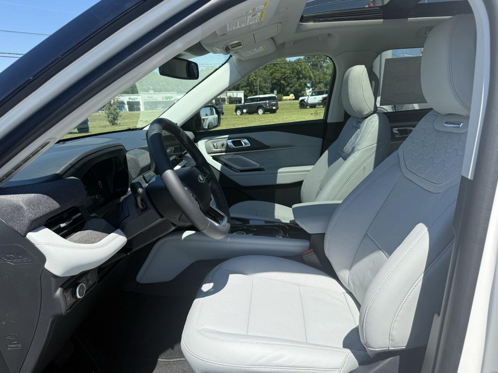 new 2025 Ford Explorer car, priced at $60,777