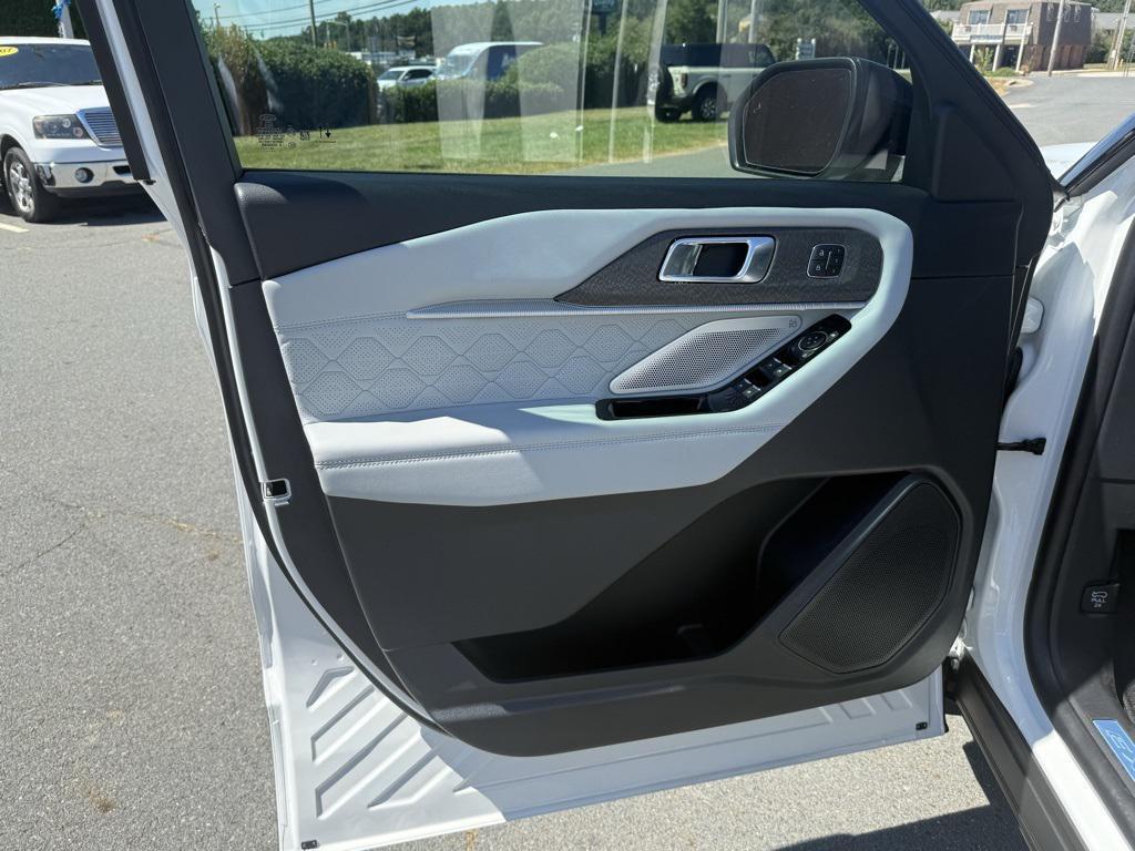 new 2025 Ford Explorer car, priced at $60,777