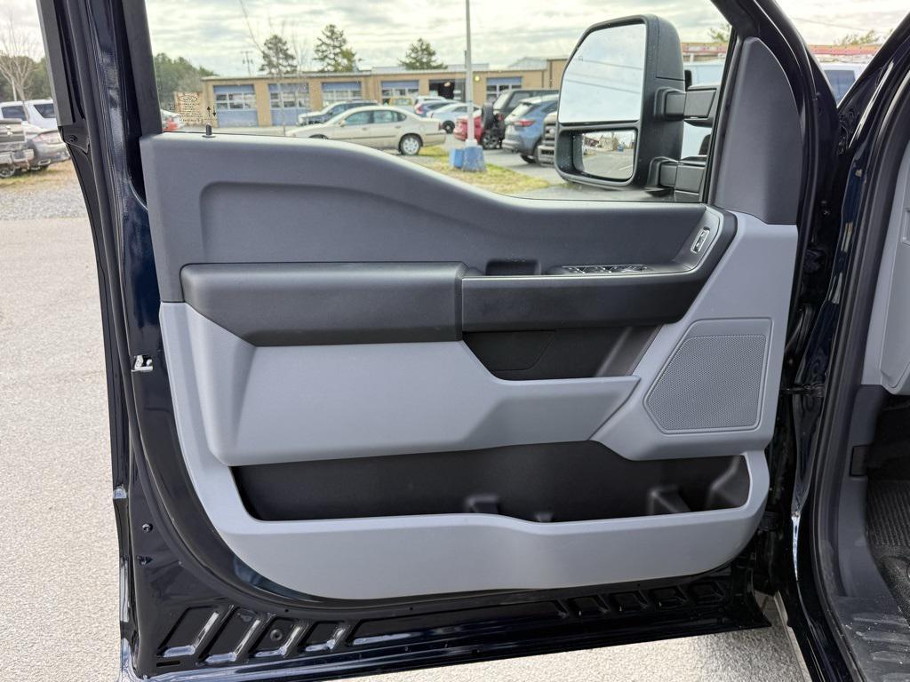new 2025 Ford F-250 car, priced at $58,777
