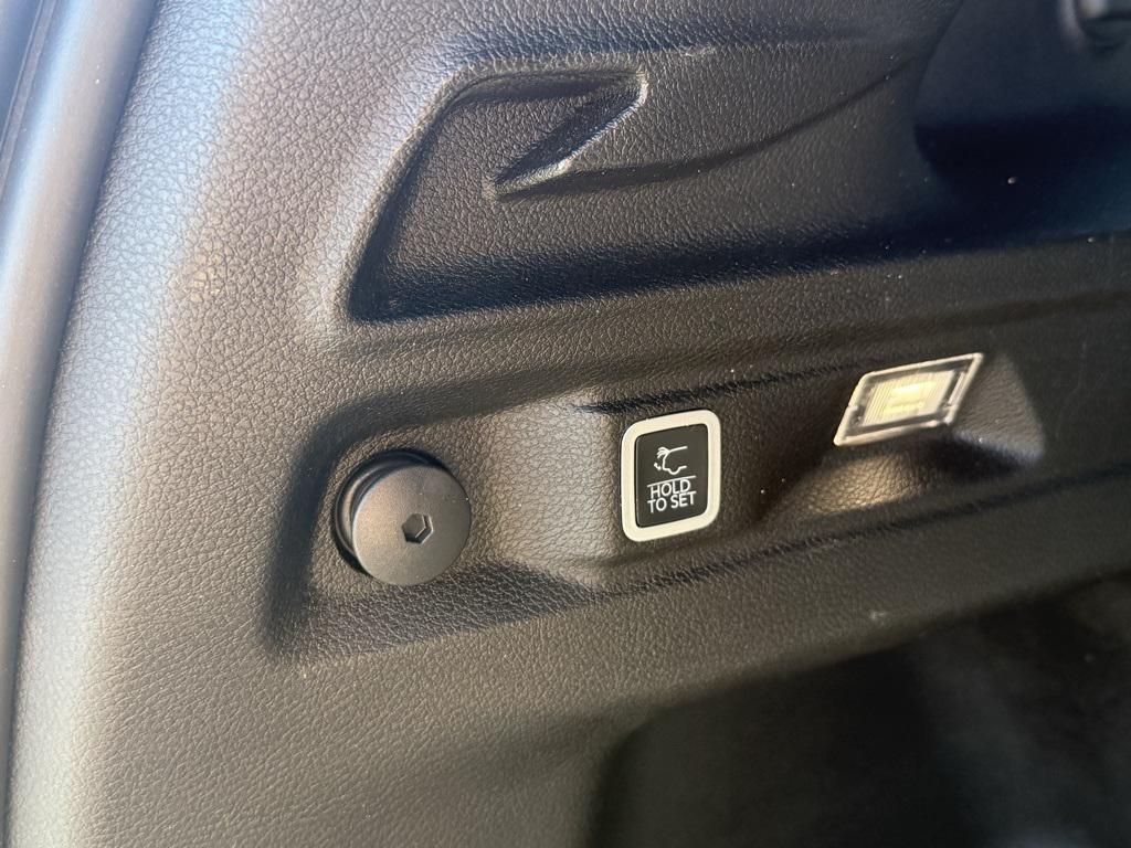 used 2024 Jeep Grand Cherokee L car, priced at $37,277