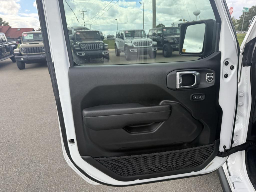 used 2023 Jeep Gladiator car, priced at $32,277