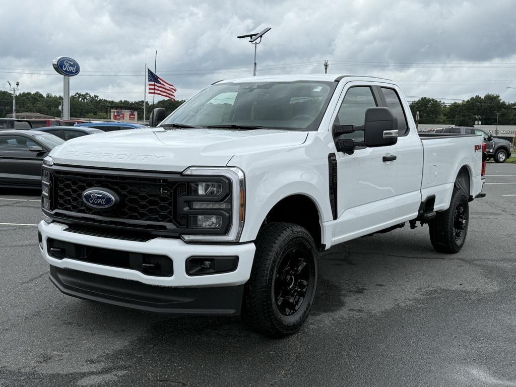 new 2025 Ford F-350 car, priced at $58,277