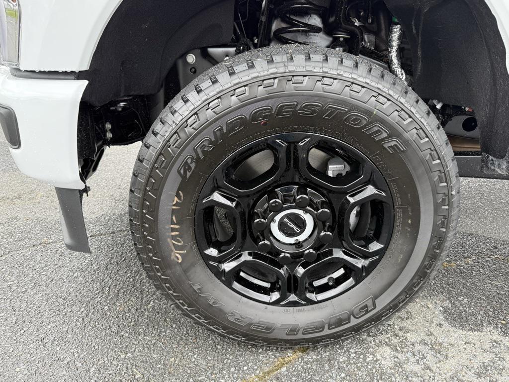 new 2025 Ford F-350 car, priced at $58,277