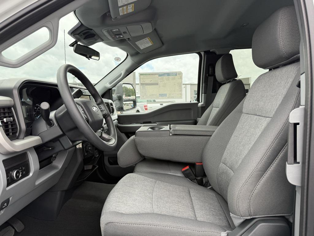new 2025 Ford F-350 car, priced at $58,277