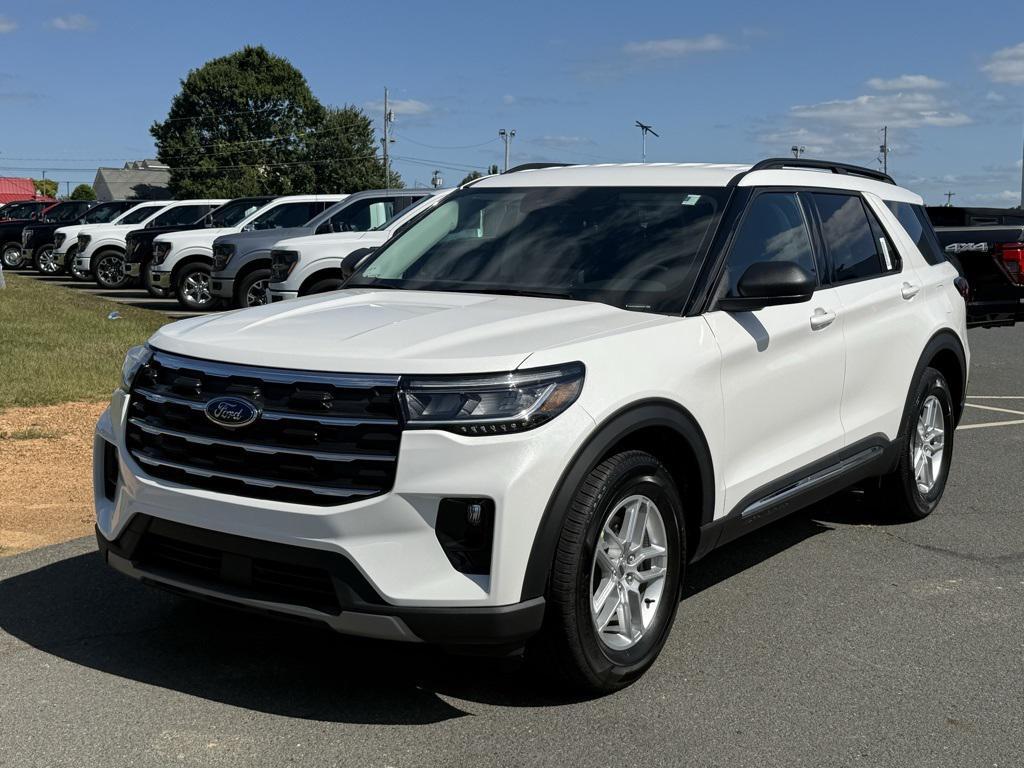 new 2025 Ford Explorer car, priced at $44,277