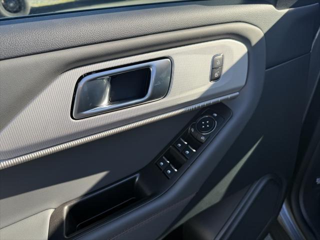 new 2025 Ford Explorer car, priced at $47,777