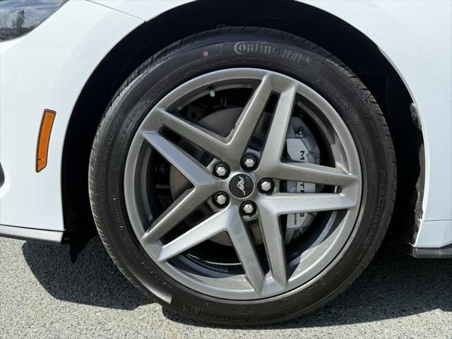 new 2025 Ford Mustang car